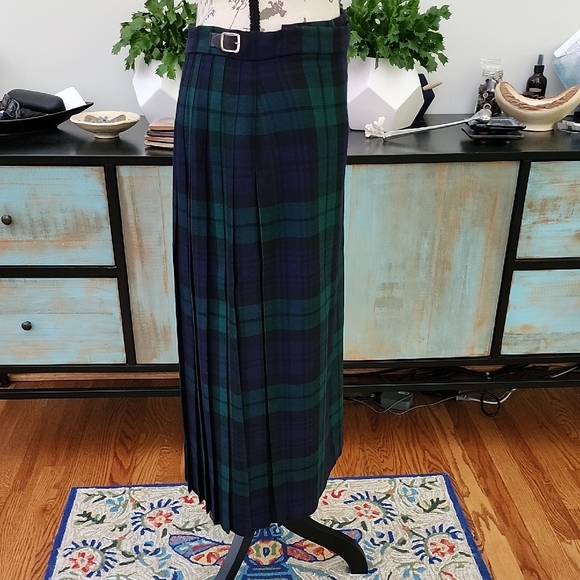 Kilted Skirt - Brooks Brothers Night Watch Tartan Kilt - 30 inch length - Picture 8 of 14
